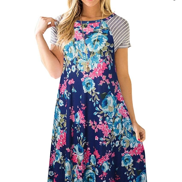 Dresses & Skirts - Floral t-shirt dress
